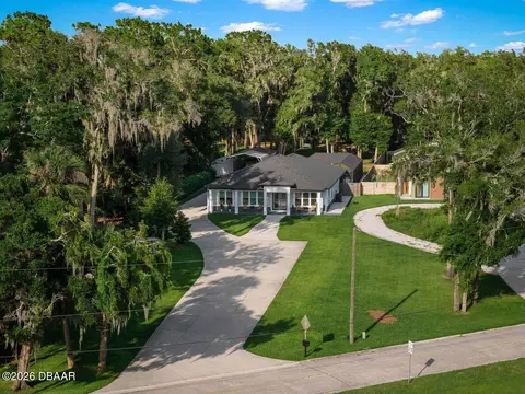 590 W Lake Winnemissett Dr, Deland, FL 32724