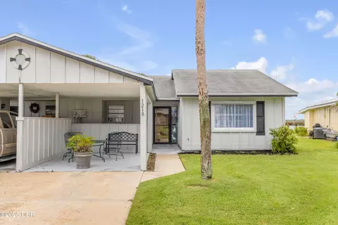 1210 Harbour Point Dr, Port Orange, FL 32127