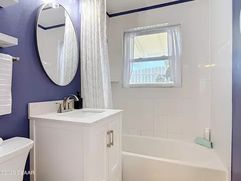 Bath - 204 Osceola Ave, Ormond Beach, FL 32176 photo 1 of 4