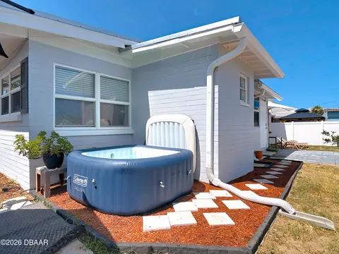 Exterior - 204 Osceola Ave, Ormond Beach, FL 32176 photo 4 of 5