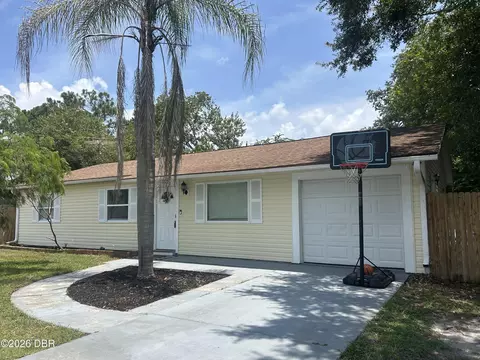Exterior - 3223 Umbrella Tree Dr, Edgewater, FL 32141 photo 2 of 8