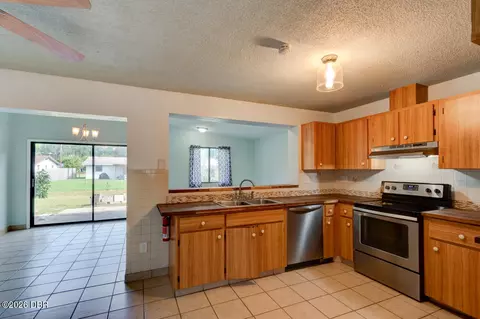 Kitchen - 612 Johnson Dr, Ormond Beach, FL 32174 photo 1 of 2
