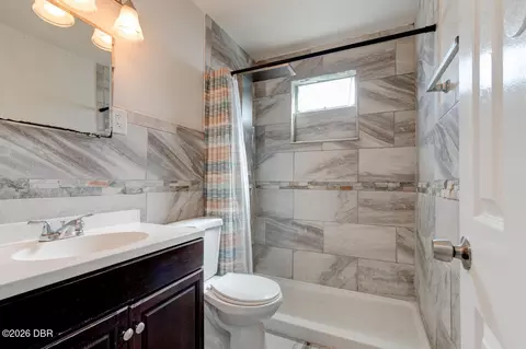 Bath - 612 Johnson Dr, Ormond Beach, FL 32174 photo 1 of 2