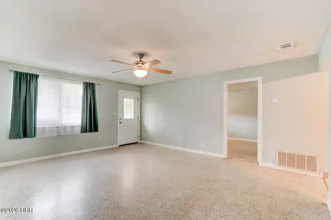 Living - 612 Johnson Dr, Ormond Beach, FL 32174 photo 2 of 5