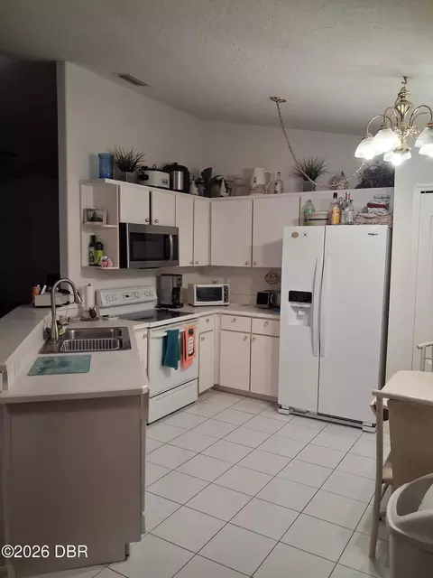Kitchen - 143 Ormond Shores Dr, Ormond Beach, FL 32176 photo 1 of 2