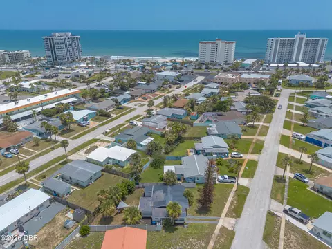 View/Area - 18 Tropical Dr, Ormond Beach, FL 32176 photo 3 of 8