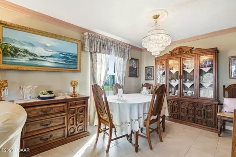 Dining - 2944 Ocean Shore Blvd, Ormond Beach, FL 32176 photo 2 of 2