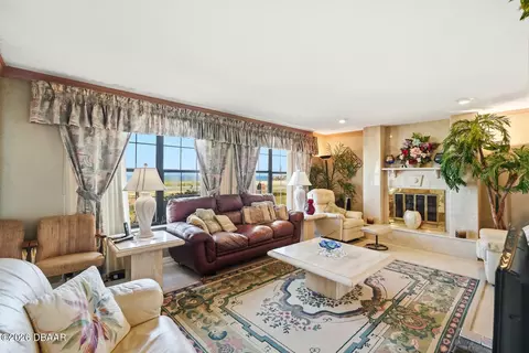 Living - 2944 Ocean Shore Blvd, Ormond Beach, FL 32176 photo 2 of 4
