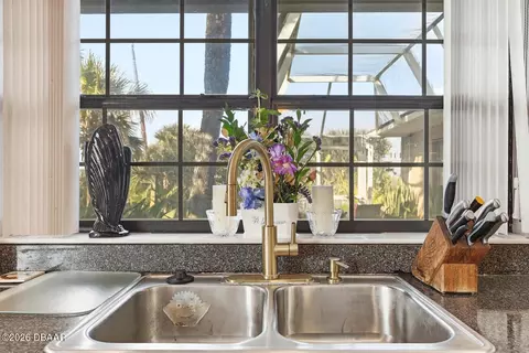 Kitchen - 2944 Ocean Shore Blvd, Ormond Beach, FL 32176 photo 9 of 11