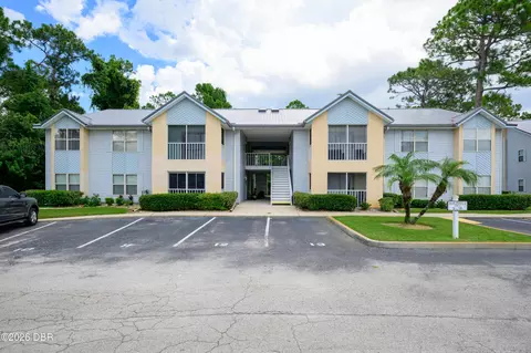 101 Bent Tree Dr, Daytona Beach, FL 32114