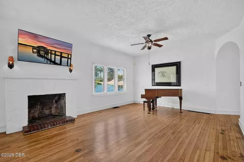 Living - 27 Ormond Shores Dr, Ormond Beach, FL 32176 photo 6 of 7