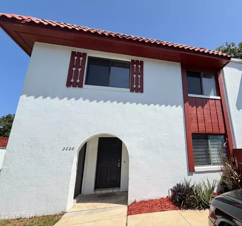 2028 Oak Meadow Cir, South Daytona, FL 32119
