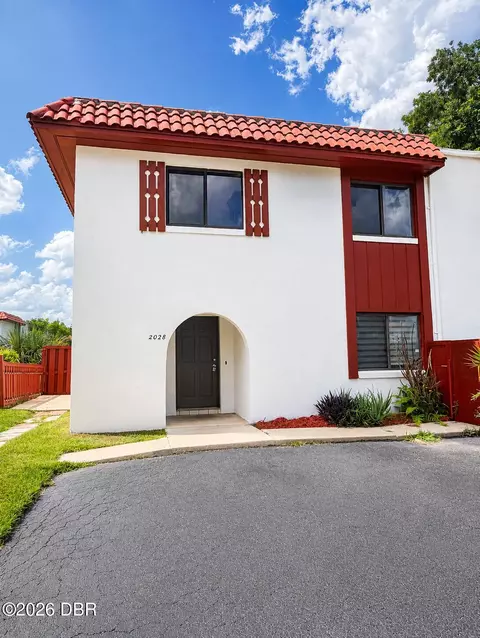 2028 Oak Meadow Cir, South Daytona, FL 32119