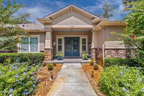 1104 N Boston Ave, Deland, FL 32724