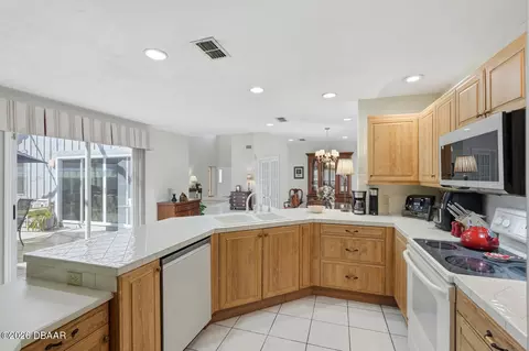 38 Treetop Cir, Ormond Beach, FL 32174 photo 13