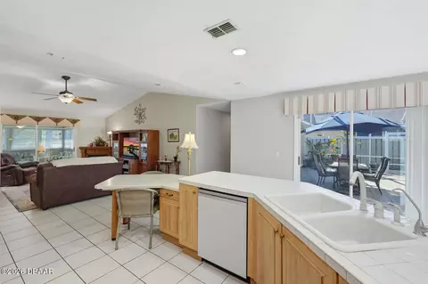 38 Treetop Cir, Ormond Beach, FL 32174 photo 14