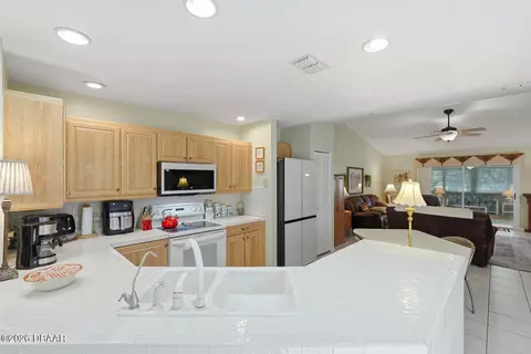 38 Treetop Cir, Ormond Beach, FL 32174 photo 12