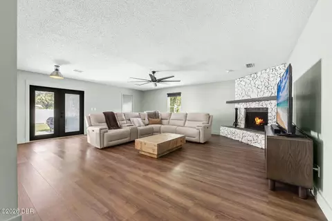 2817 Yule Tree Dr, Edgewater, FL 32141 photo 7