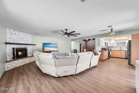 2817 Yule Tree Dr, Edgewater, FL 32141 photo 11