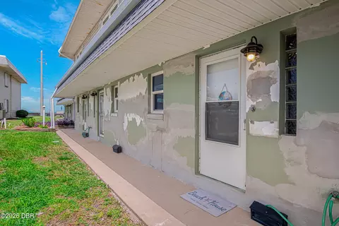 Exterior - 2820 Ocean Shore Blvd, Ormond Beach, FL 32176 photo 4 of 10