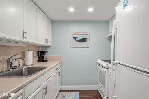 Kitchen - 2820 Ocean Shore Blvd, Ormond Beach, FL 32176 photo 1 of 4