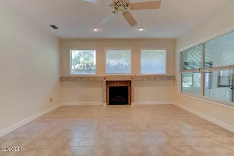 Living - 751 Calle Grande St, Ormond Beach, FL 32174 photo 3 of 8