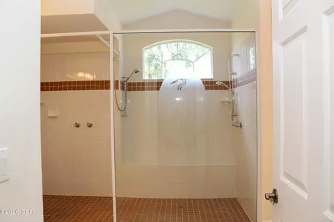 Bath - 751 Calle Grande St, Ormond Beach, FL 32174 photo 2 of 4