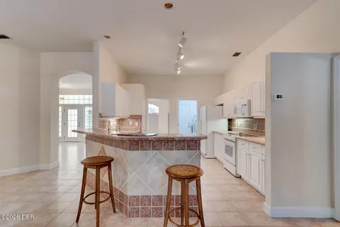 Kitchen - 751 Calle Grande St, Ormond Beach, FL 32174 photo 1 of 2