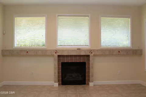 Living - 751 Calle Grande St, Ormond Beach, FL 32174 photo 3 of 4