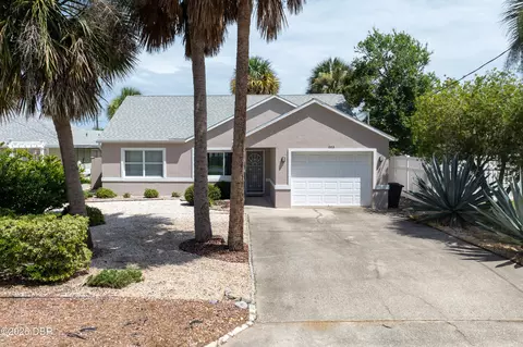 308 N 6th St, Flagler Beach, FL 32136