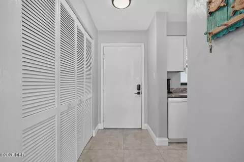 Entry Way - 3180 Ocean Shore Blvd, Ormond Beach, FL 32176 photo 3 of 4