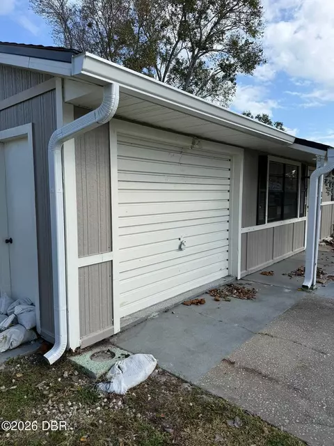 209 Lone Pine Dr, Edgewater, FL 32132 photo 2