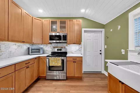 Kitchen - 1148 Roberts St, Ormond Beach, FL 32174 photo 3 of 8