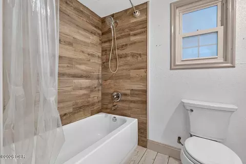 Bath - 1148 Roberts St, Ormond Beach, FL 32174 photo 5 of 7
