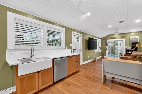 Kitchen - 1148 Roberts St, Ormond Beach, FL 32174 photo 4 of 8