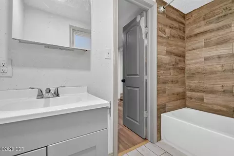 Bath - 1148 Roberts St, Ormond Beach, FL 32174 photo 4 of 7