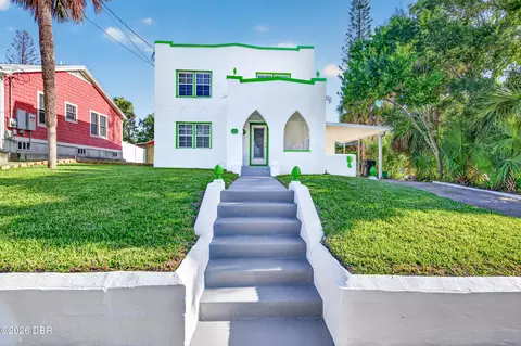 335 Hillside Ave, Daytona Beach, FL 32118