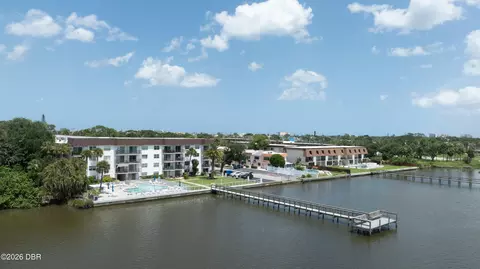 118 S Halifax Ave, Daytona Beach, FL 32118