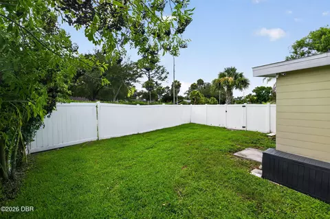 Exterior - 102 N Capri Dr, Ormond Beach, FL 32174 photo 9 of 9