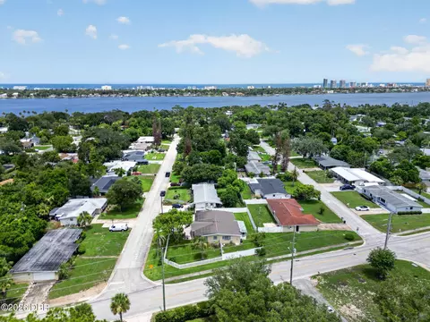 View/Area - 102 N Capri Dr, Ormond Beach, FL 32174 photo 5 of 9