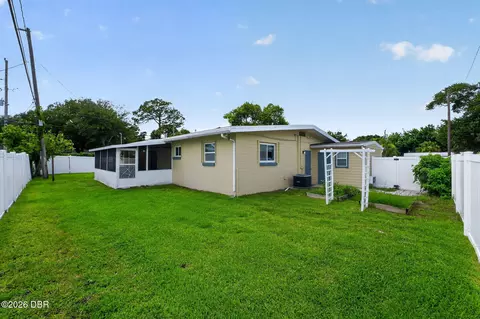 Exterior - 102 N Capri Dr, Ormond Beach, FL 32174 photo 7 of 9