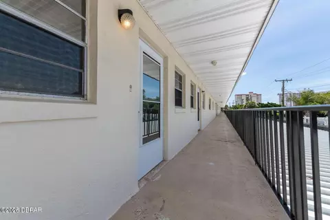 Exterior - 10 Lynnhurst Dr, Ormond Beach, FL 32176 photo 2 of 3