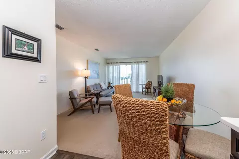 Dining - 10 Lynnhurst Dr, Ormond Beach, FL 32176 photo 2 of 3