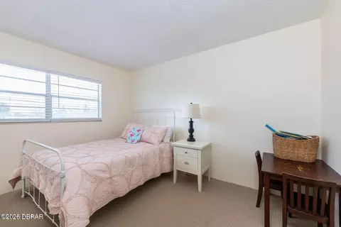 Bedroom - 10 Lynnhurst Dr, Ormond Beach, FL 32176 photo 2 of 2