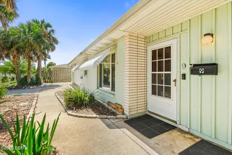 9 Juniper Dr, Ormond Beach, FL 32176
