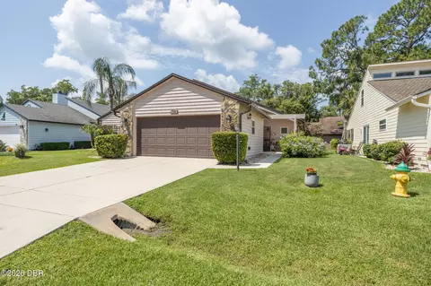 120 Gull Cir N, Daytona Beach, FL 32119