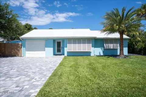 301 N Pine St, New Smyrna Beach, FL 32169