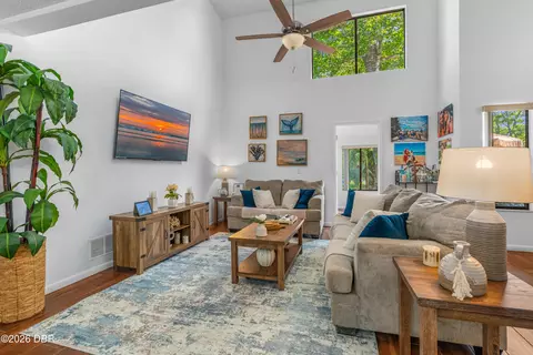 Living - 23 Cherokee Trl, Ormond Beach, FL 32174 photo 1 of 5