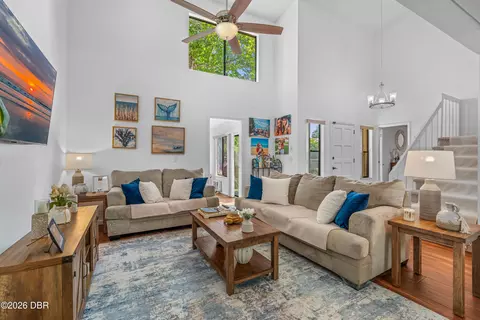 Living - 23 Cherokee Trl, Ormond Beach, FL 32174 photo 2 of 5
