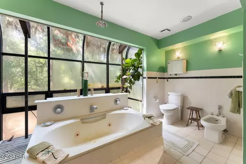 Bath - 400 Pine Bluff Trl, Ormond Beach, FL 32174 photo 2 of 9